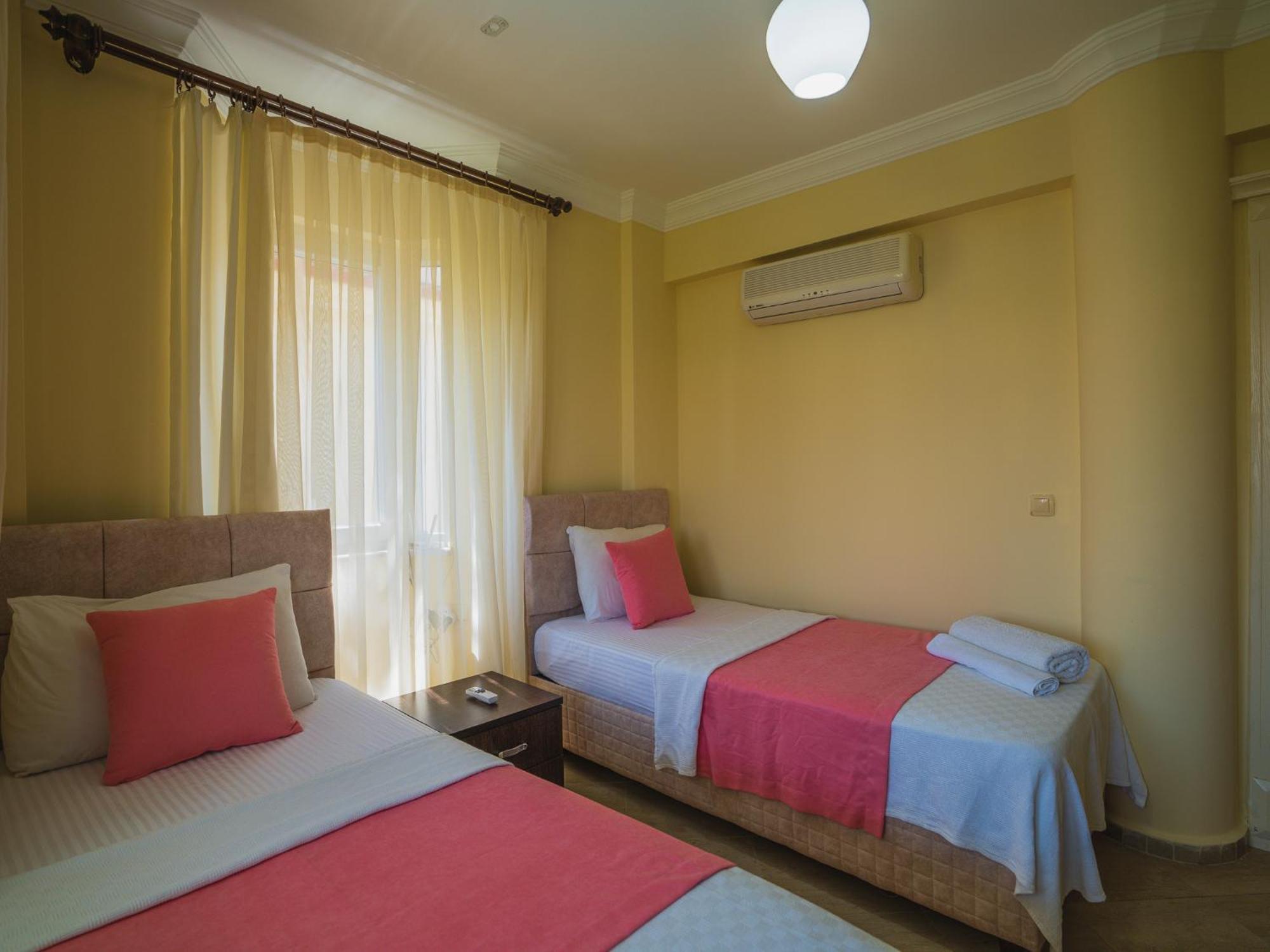 Sunset Beach Resort Aqua Lettings Fethiye Exterior foto