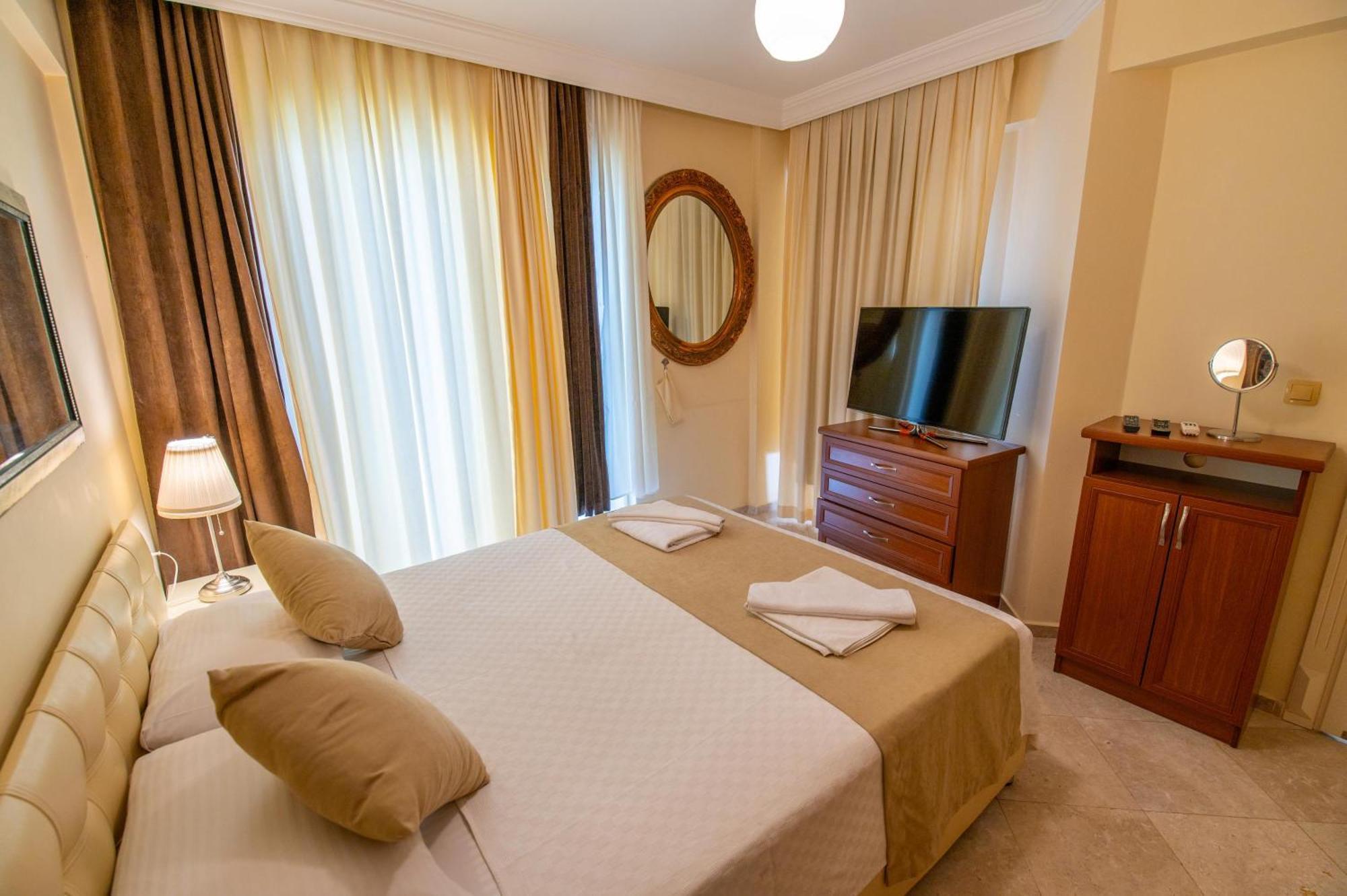 Sunset Beach Resort Aqua Lettings Fethiye Exterior foto