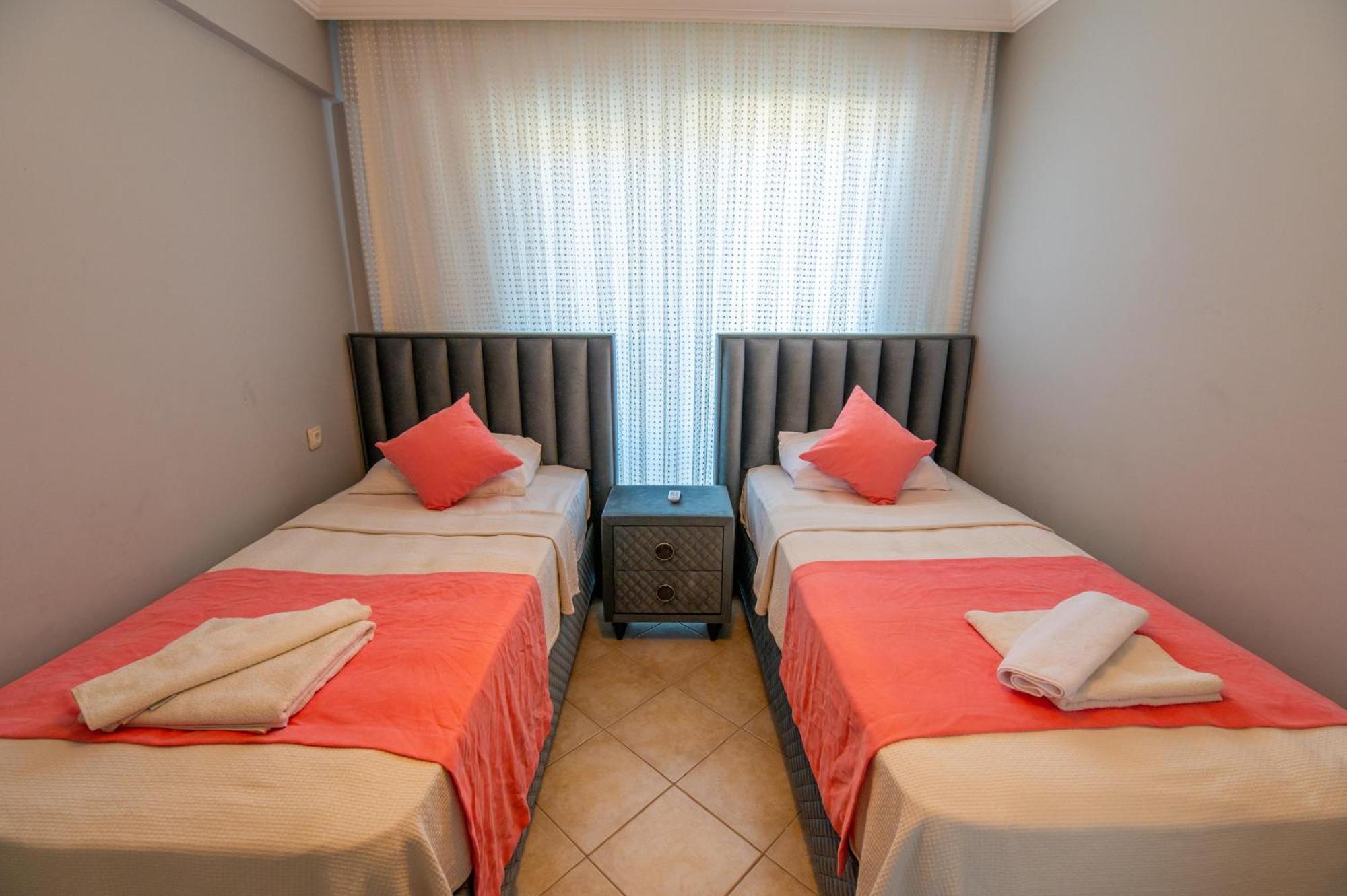 Sunset Beach Resort Aqua Lettings Fethiye Exterior foto