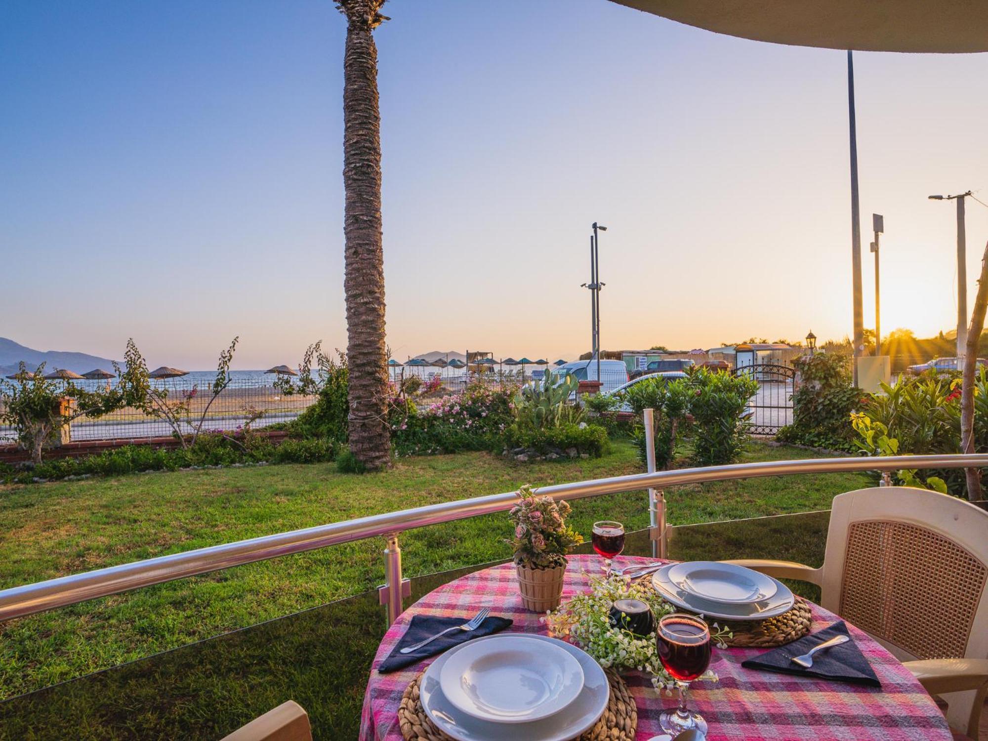 Sunset Beach Resort Aqua Lettings Fethiye Exterior foto